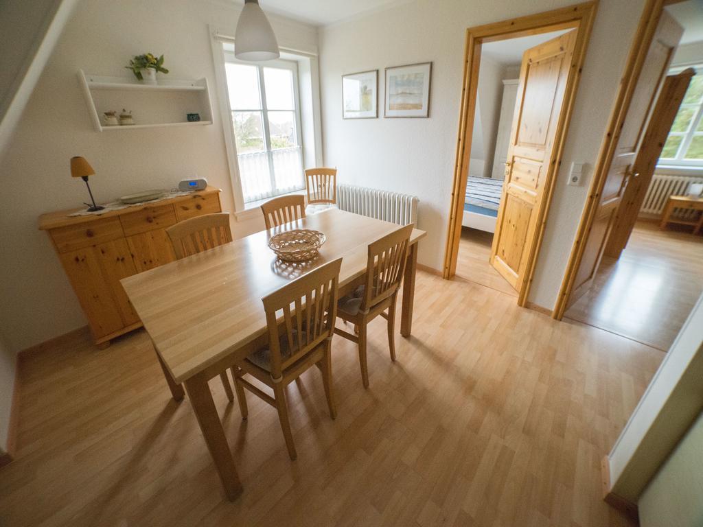 Haus Am Deich Apartment Utersum Екстериор снимка