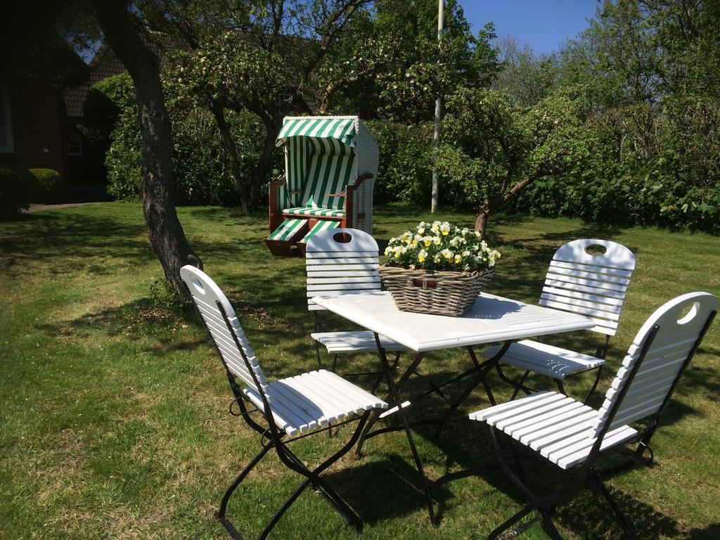 Haus Am Deich Apartment Utersum Екстериор снимка